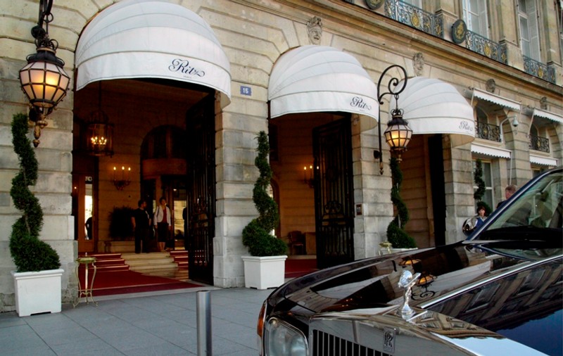 Legendarul hotel Ritz din Paris se închide
