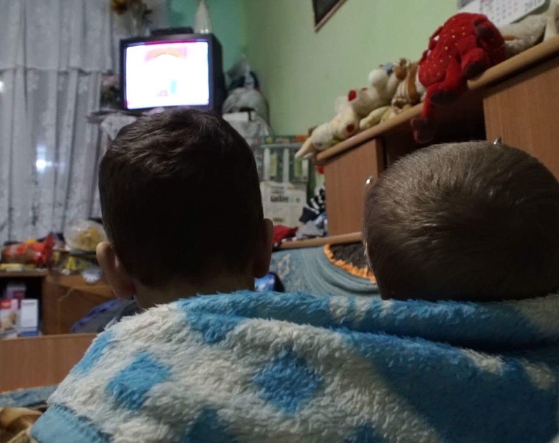 Câțiva restanțieri țin în frig și fără apă caldă 100 de familii din Botoșani