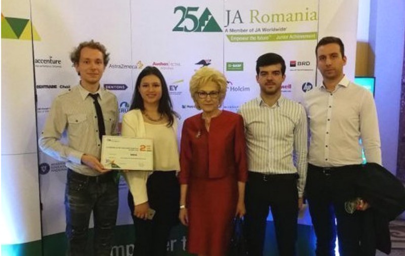 Studenți din Iași, premiați pentru un dispozitiv de recuperare a persoanelor cu handicap