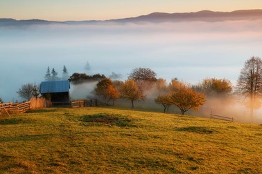 Peisaje de toamnă spectaculoase din Bucovina
