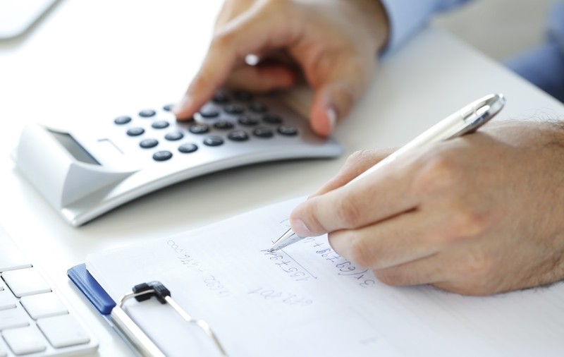 Se câștigă bine în domeniul bancar în România? Specialiștii eJobs au comparat salariile noastre cu ale străinilor