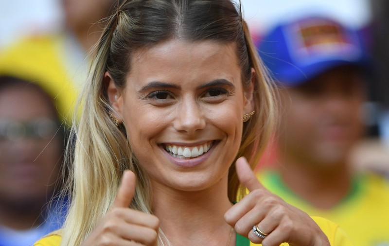 Fotbaliștii din naționala Braziliei sunt susținuți de iubite, soții și fotomodele celebre la Cupa Mondială de fotbal 2018 / GALERIE FOTO