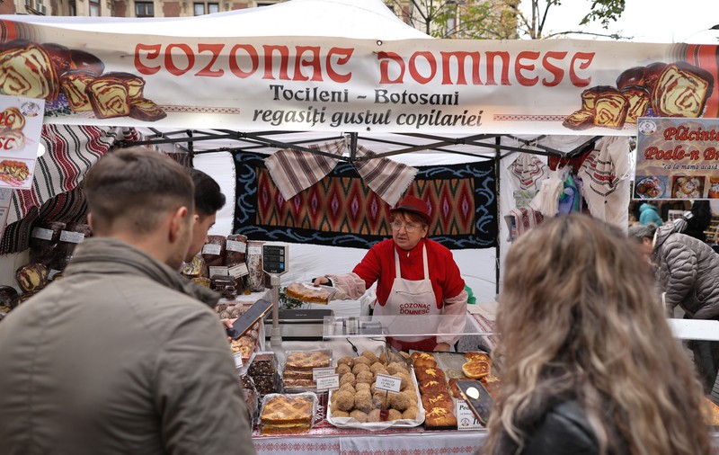 Spectacol culinar în curtea Ministerului Agriculturii. Am vizitat „Târgul de lăsatu’ secului” din București