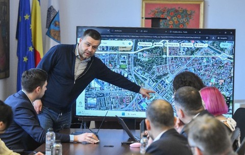 Bugetul Capitalei, „ținut în viață” de taxe, în timp ce Termoenergetica și STB consumă miliarde