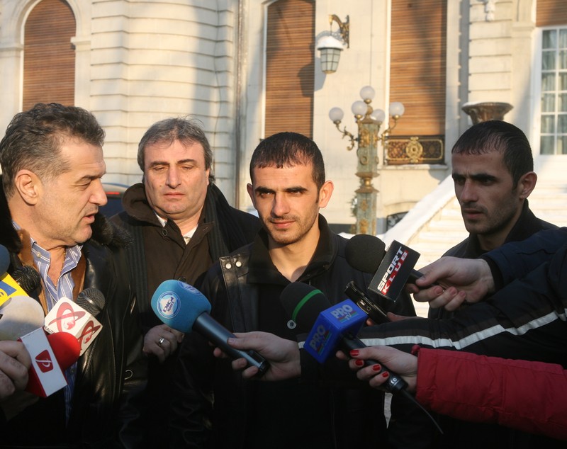 Armenia - România (sâmbătă, ora 19:00, TVR 1). Frații Karamian prefațează meciul dintre țara lor mamă și țara de adopție: ”Cine-i mai bun să câștige!” | VIDEO