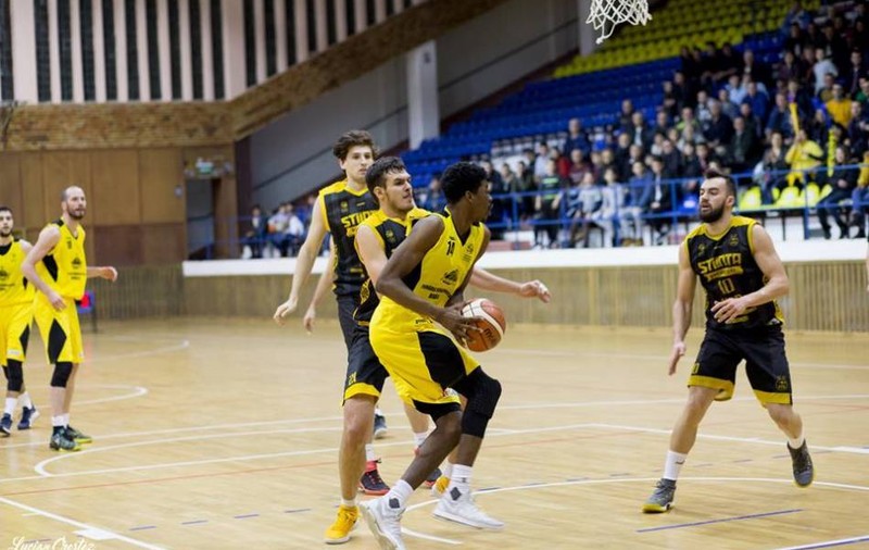UPDATE: Keyes și McClain, trimiși acasă fără bani, fără bilete de avion! Grevă la echipa de baschet Cuza Sport Brăila. Clubul americanilor înjunghiați, grave probleme financiare