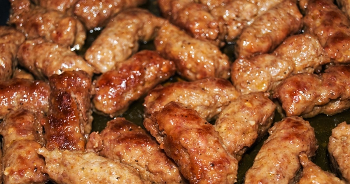 Reţeta originală de mici - mititei la gratar