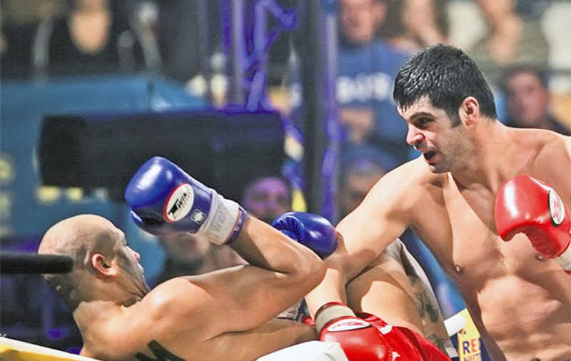 Daniel Ghiţă, finalist la K1 Glory 4 Tokyo, pot de 100.000 de euro
