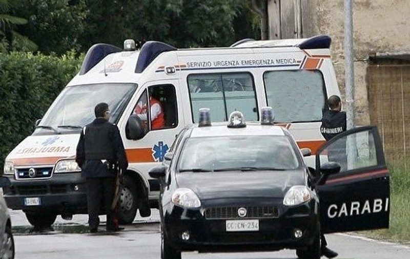 O româncă din Italia este în stare gravă după ce a căzut de la etajul 4. Ea a încercat să intre în casă prin balcon