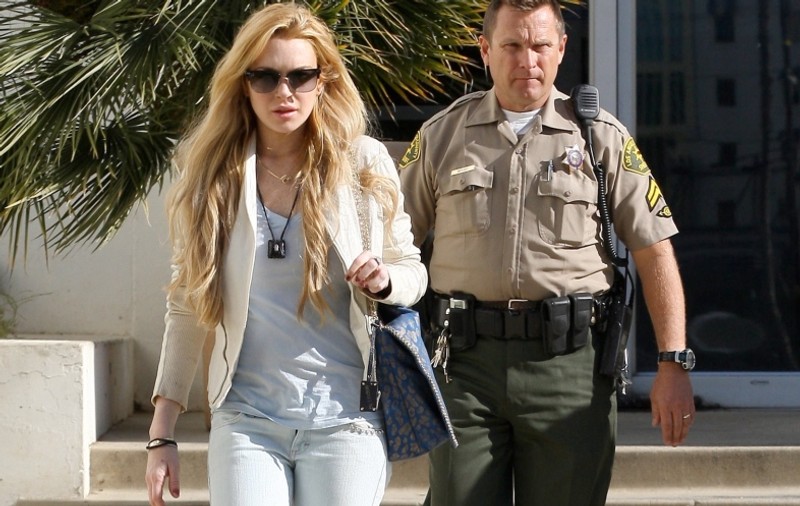 Lindsay Lohan, înapoi la închisoare după ce a furat un lanţ de 2.500 de dolari