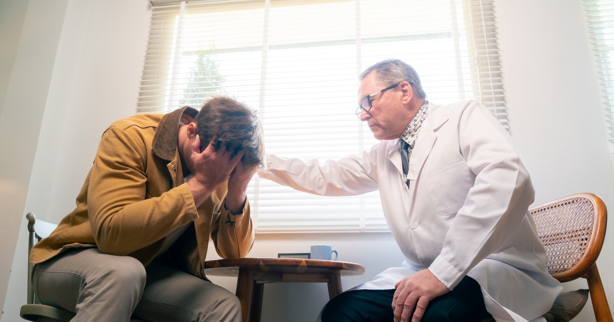 persoana care se afla în cabinetul unui medici psihiatru