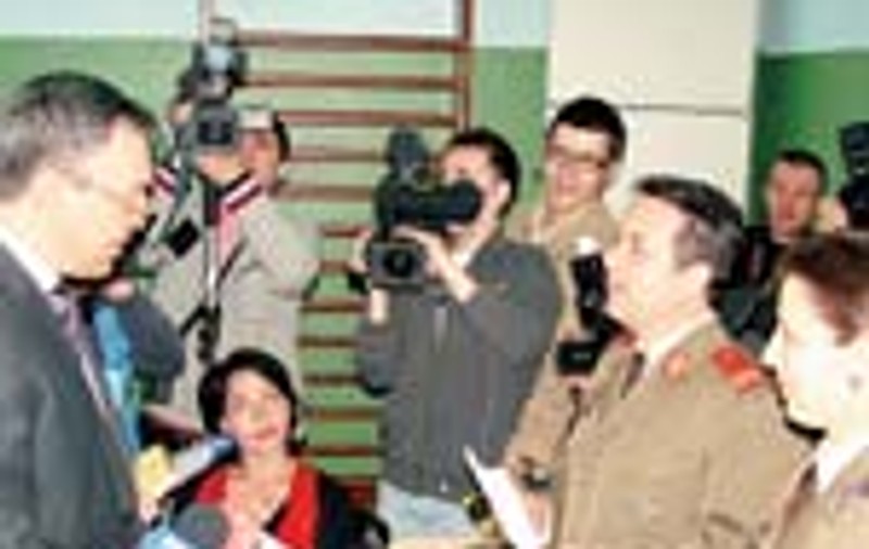 Ministrul muncii si-a cautat de lucru la bursa de joburi