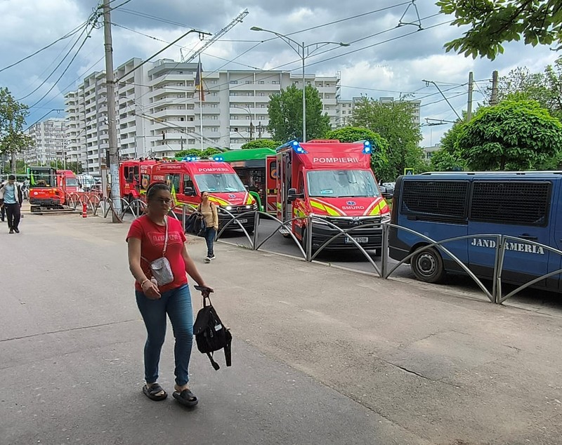 Circulație afectată pe Magistrala 3, după ce un om a ajuns pe șine în fața unui tren, în stația de metrou Păcii
