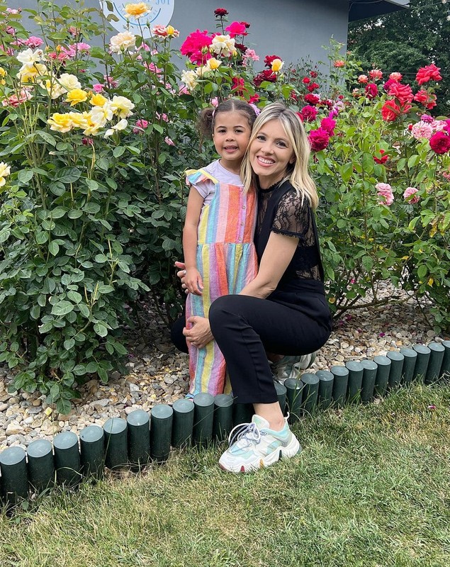 Andreea Ibacka a învățat-o valoarea banului pe Namiko: „Am început treaba asta cu ea de pe la patru ani”. Cum se descurcă fetița ei la mall