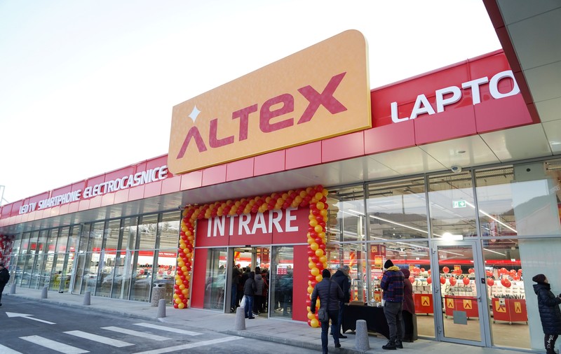 Altex își extinde rețeaua și deschide un nou magazin în Râmnicu Vâlcea, al 10-lea magazin nou deschis în 2023
