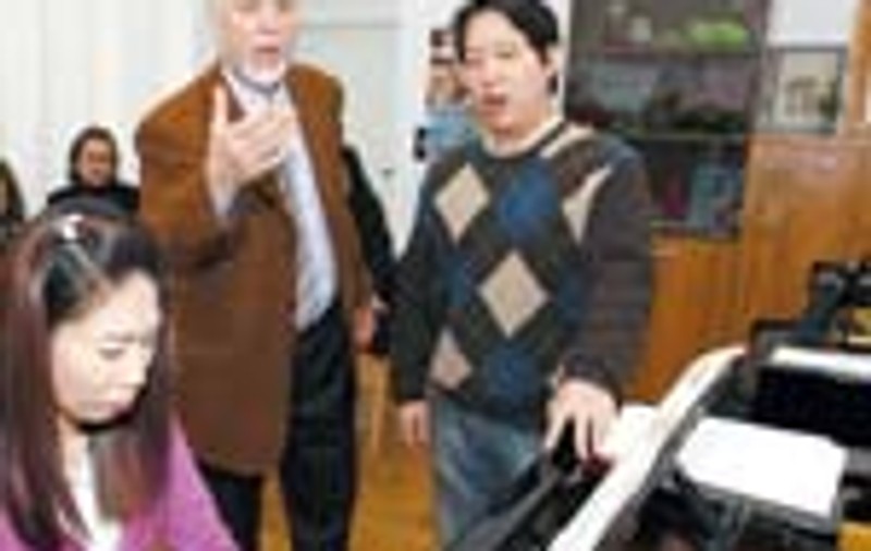 Theodore Coresi preda canto la Viena