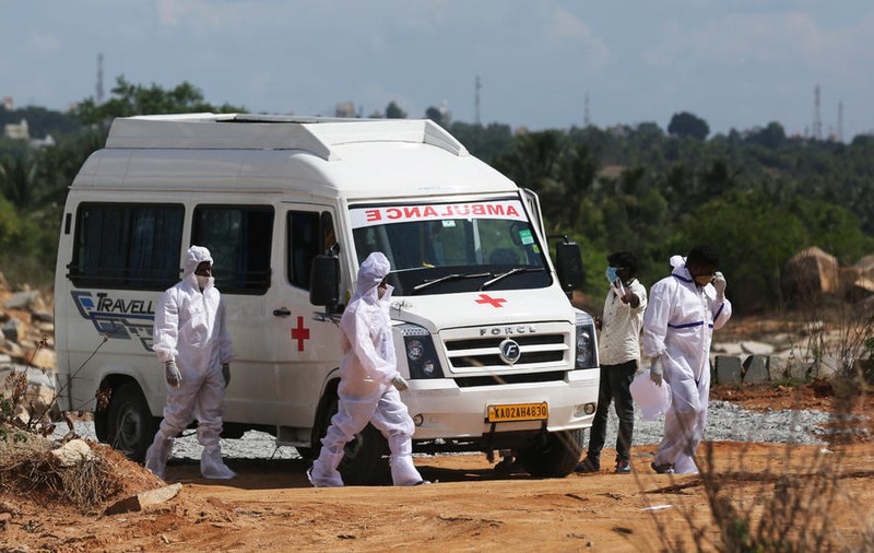 Număr fără precedent de decese cauzate de COVID-19 în India în ultimele 24 de ore