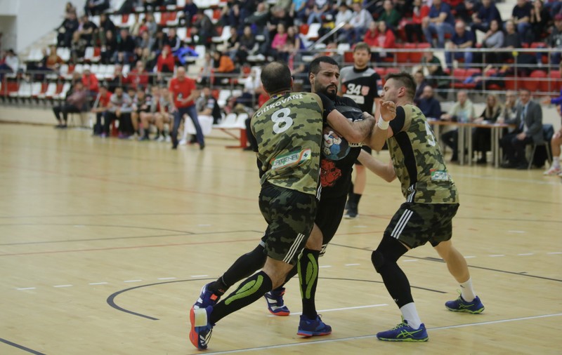 FOTO | Dinamo - Dobrogea Sud Constanța, derby-ul Ligii Naționale de handbal masculin. Roș-albii s-au distrat