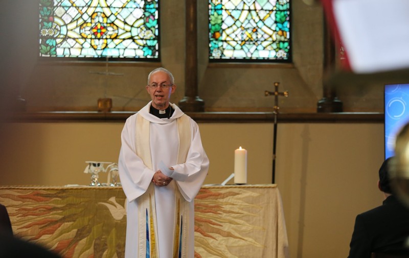 Biserica Anglicană își invită enoriașii să semneze o cartă de bună conduită online