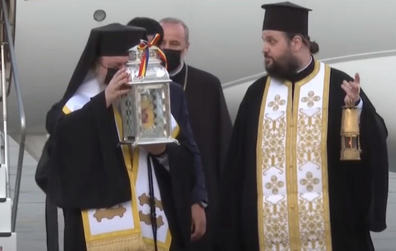 Lumina Sfântă de la Ierusalim a ajuns în România
