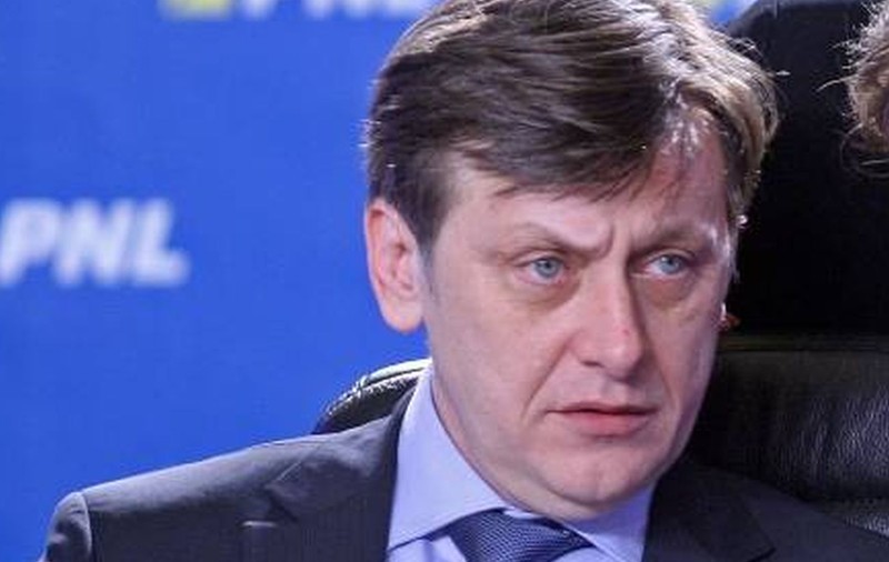 Crin Antonescu, DEMISIE DIN PNL: "Îmi asum eşecul alegerilor"