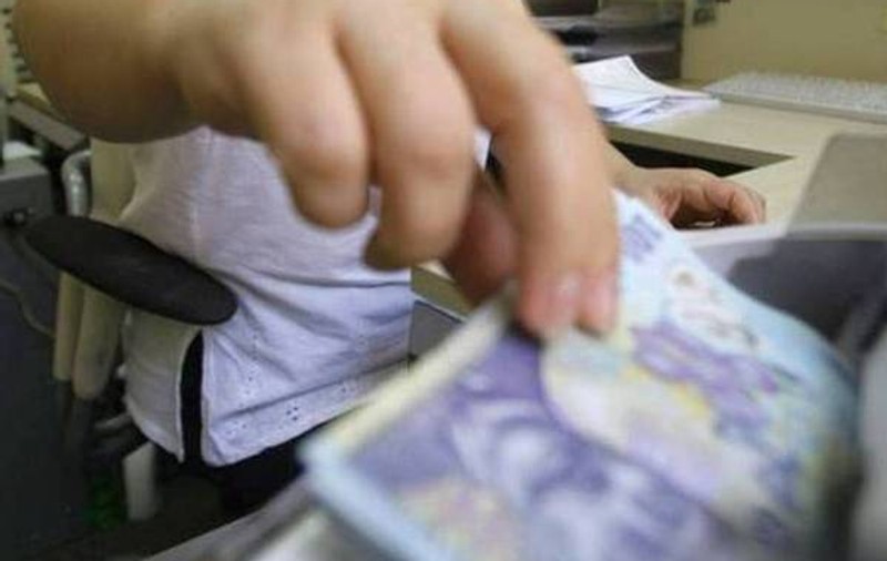 Sindicatele şi patronatele au bătut palma! Salariul minim pe economie creşte cu 150 de lei la începutul lui 2016