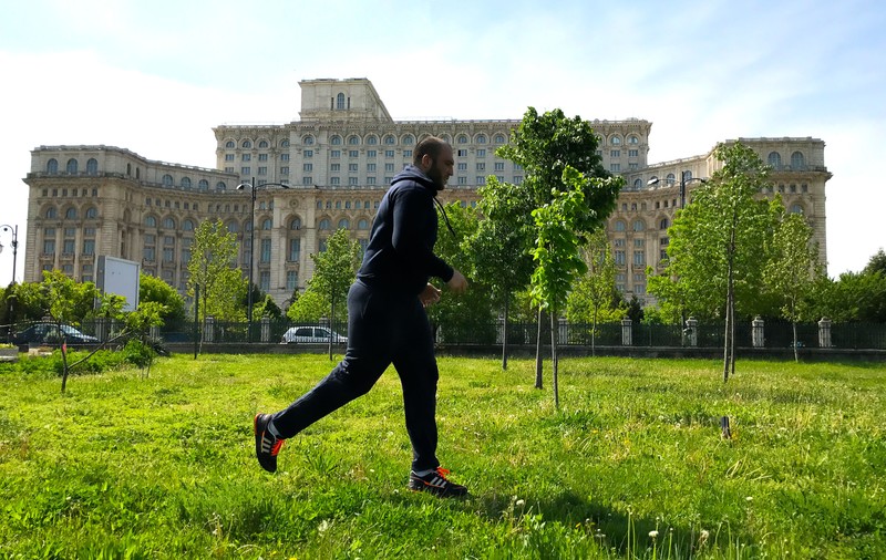 Mihai Nistor va alerga la Semimaratonul Bucureștiului pentru o cauză umanitară! Începe Centura de aur la box | VIDEO