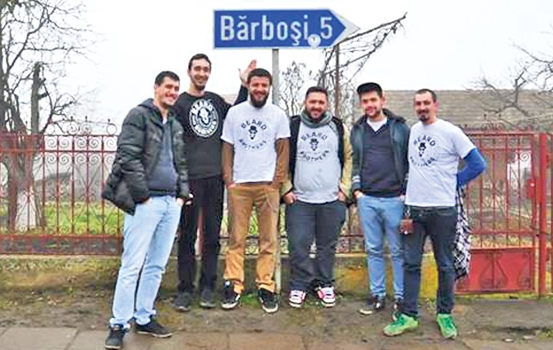 Clubul bărboşilor ajută săracii din... Bărboşi!