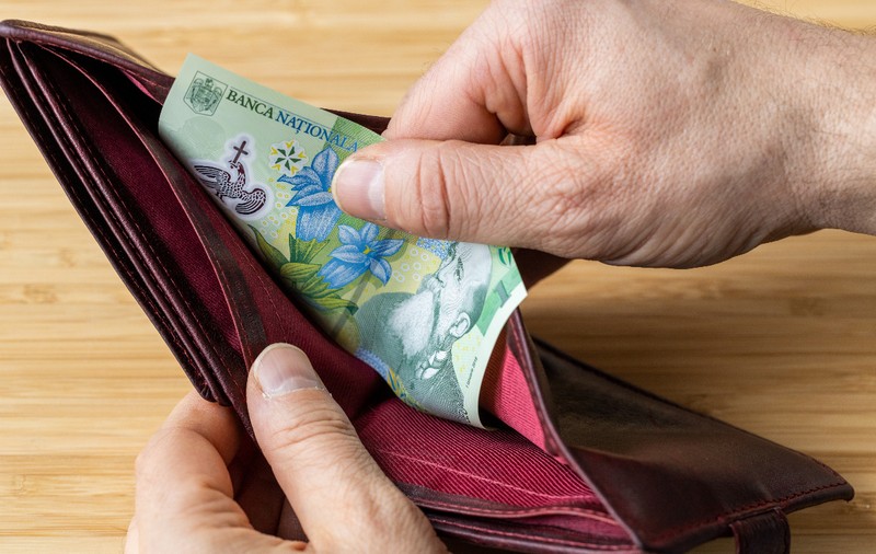 Câți bani a strâns, de fapt, Guvernul după ce a taxat pensionarii cu 10% pentru CASS