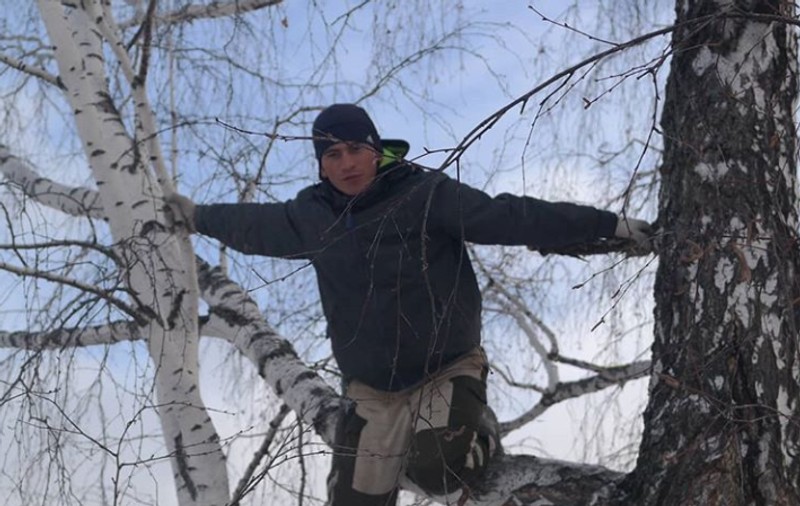 VIDEO  | Cum se învaţă online în Siberia: “Mă urc într-un mesteacăn de 8 metri înălţime, pentru semnal”