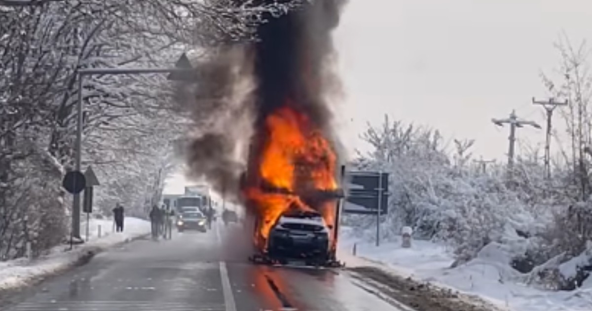 Autotrenul care a luat foc pe DN72