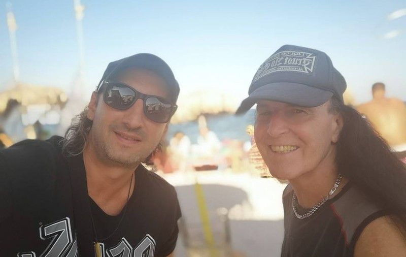 VIDEO/ Dave Evans de la AC/DC s-a mutat în România!