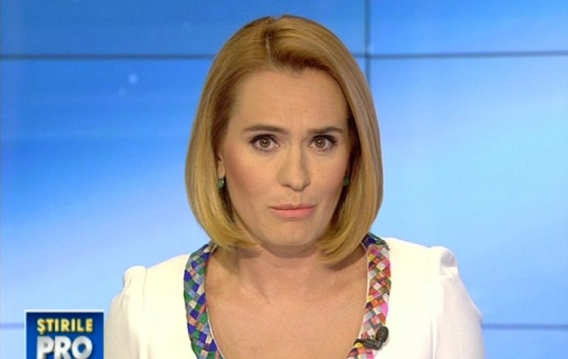 Andreea Esca și DETALIUL INESTETIC de pe FAȚĂ! Uite cum a apărut ÎN DIRECT, la JURNAL! FOTO&VIDEO
