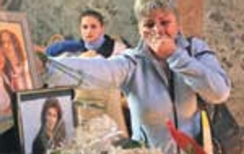 Romanii si-au luat adio de la Laura
