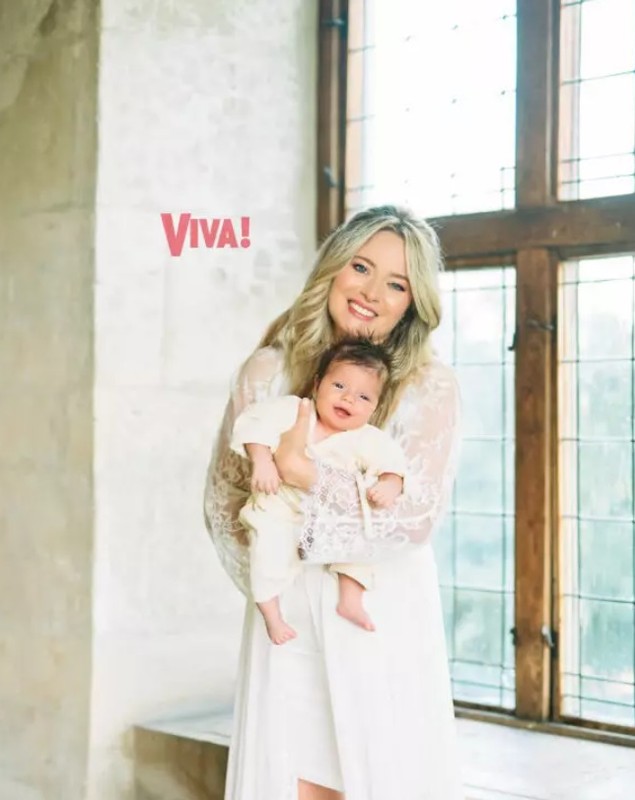 Laura Cosoi a arătat pentru prima dată chipul fetiței sale Lara: „Este copilul-muzică”. Cum e viața actriței cu trei copii