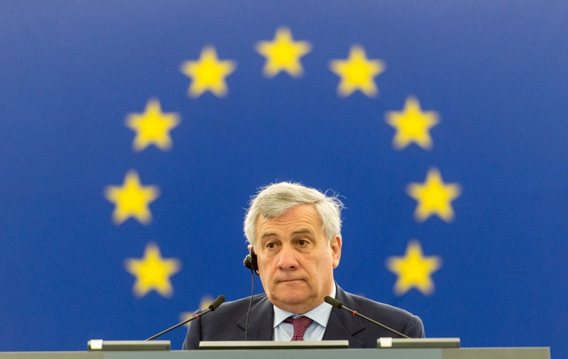 Junker susține că UE trebuie să primească România în Schengen