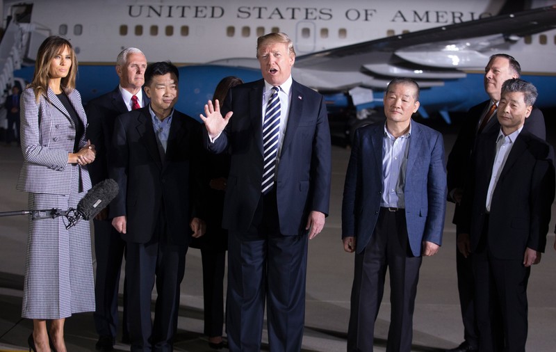 Trump i-a primit personal pe americanii eliberați din Coreea de Nord