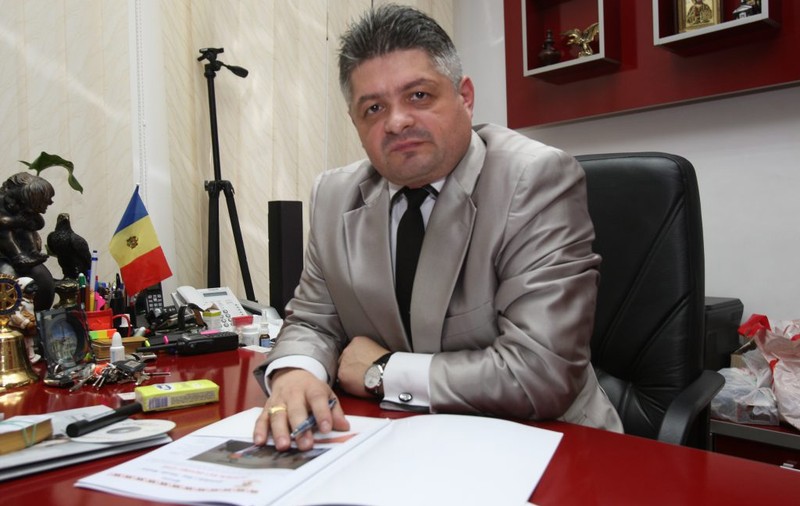 ”Românismul” lui Secureanu și al celor care au lăsat spitalele României sărace și infectate în fața epidemiei