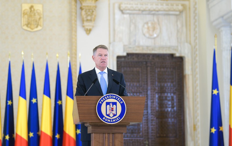Iohannis: „Resping categoric propunerile pentru miniștrii interimari. Este obligația premierului să meargă de urgență în Parlament”