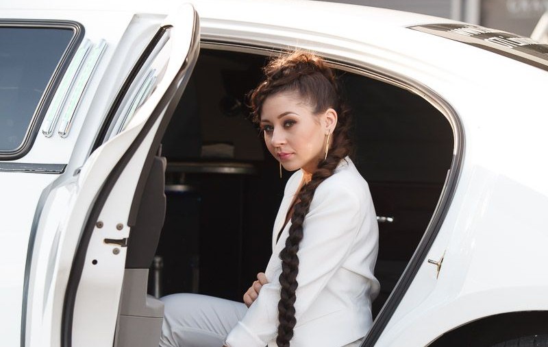 PREMIERĂ LIBERTATEA.RO | Nicole Cherry lansează un nou videoclip, "Până vine vineri"