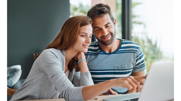 De multe ori, considerăm că o asigurare de locuință este doar o formalitate sau o cheltuială în plus. Adevărul este că o astfel de poliță poate face diferența. Foto: Shutterstock
