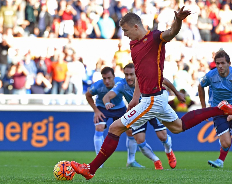 Tătărușanu, imbatabil în Sampdoria - Fiorentina 0-2, revine pe primul loc în Serie A. Ştefan Radu a pierdut Derby della Capitale, AS Roma - Lazio 2-0. Chiricheș, rezervă la Napoli - Udinese 1-0 / GALERIE FOTO