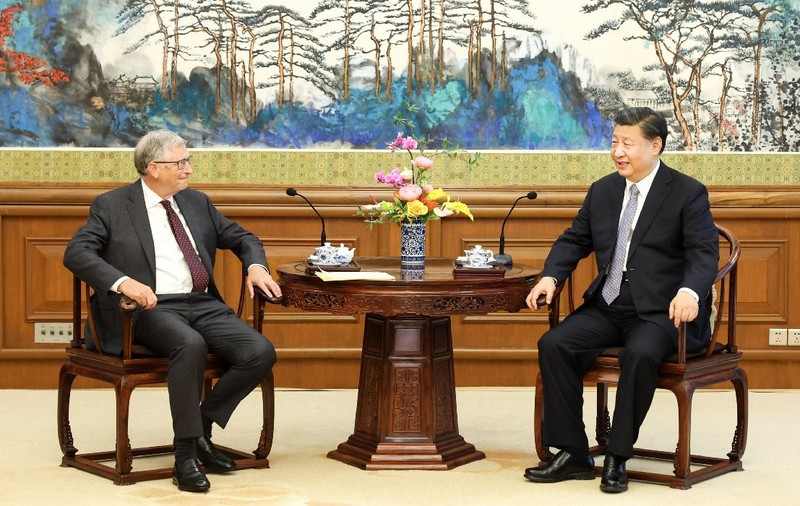 Bill Gates e speriat de ce poate face inteligența artificială și cere o întâlnire cu Xi Jinping. „Oamenii ar trebui să fie șocați”