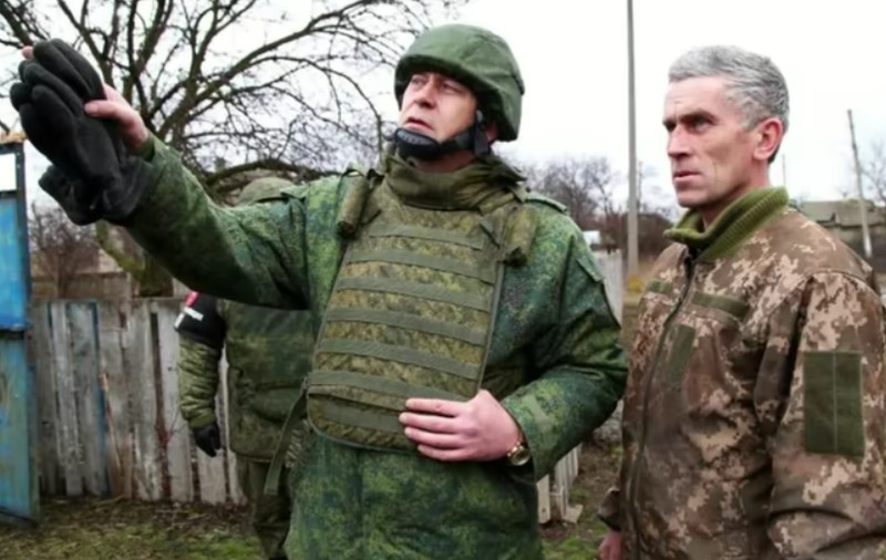 Un soldat ucrainean eliberat din captivitatea rusă riscă 12 ani de închisoare. Acuzațiile care i se aduc în țara natală