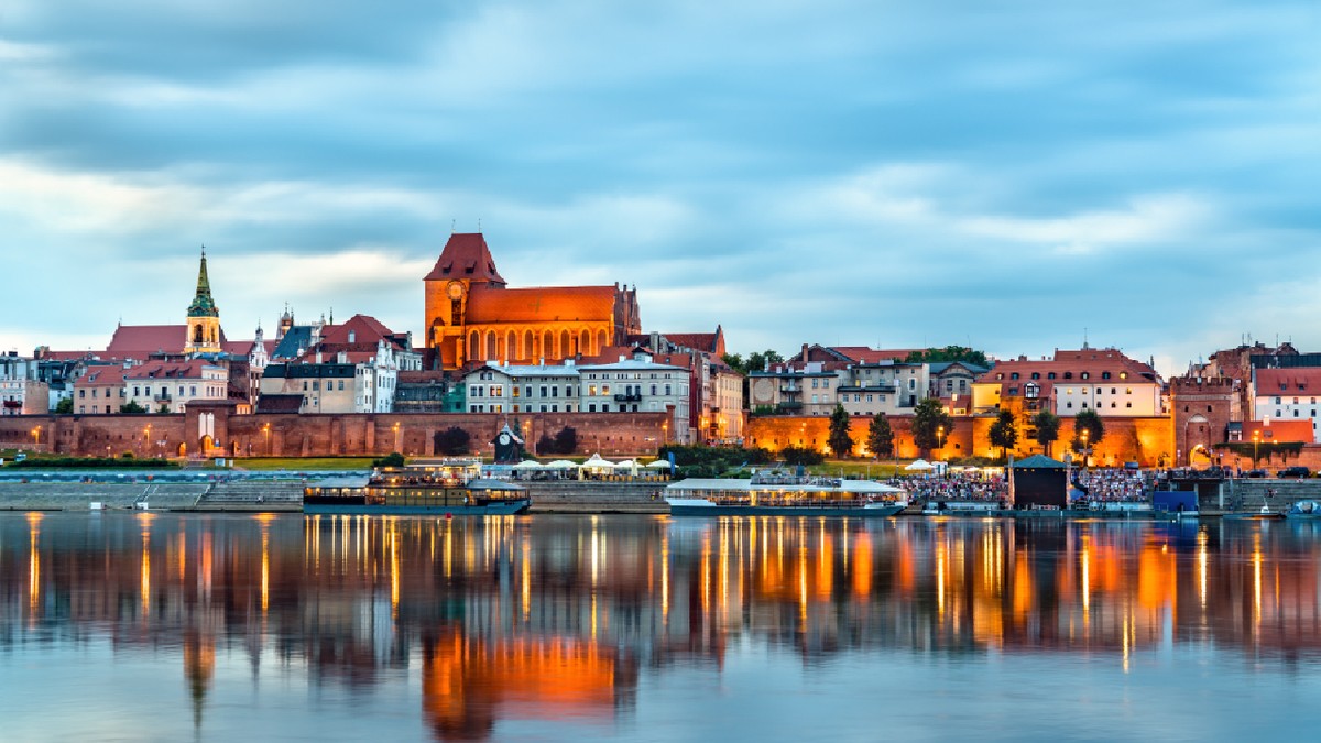 Panorama orașului vechi Torun, patrimoniu mondial UNESCO în Polonia