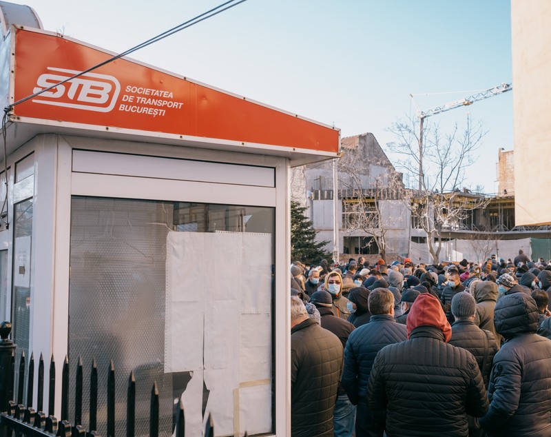 Protest al angajaților STB față de condițiile de muncă. „Autobuzele au aceleași anvelope de ani”