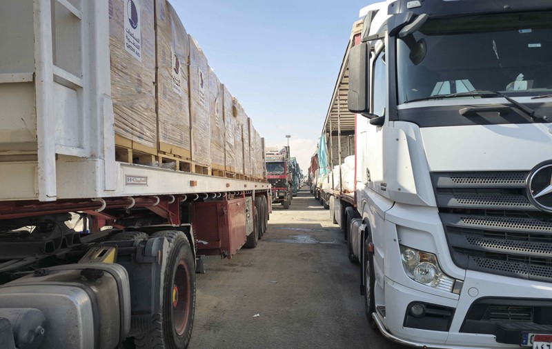 „Miracolul logistic” cu care Arabia Saudită ocolește Strâmtoarea Ormuz: un convoi de 3.500 de camioane a fost asamblat în două săptămâni