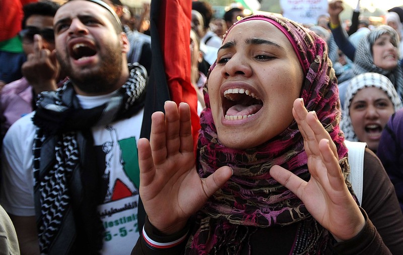 Un general egiptean recunoaşte: Femeile care au manifestat, în martie, la Cairo, au fost supuse testelor de virginitate