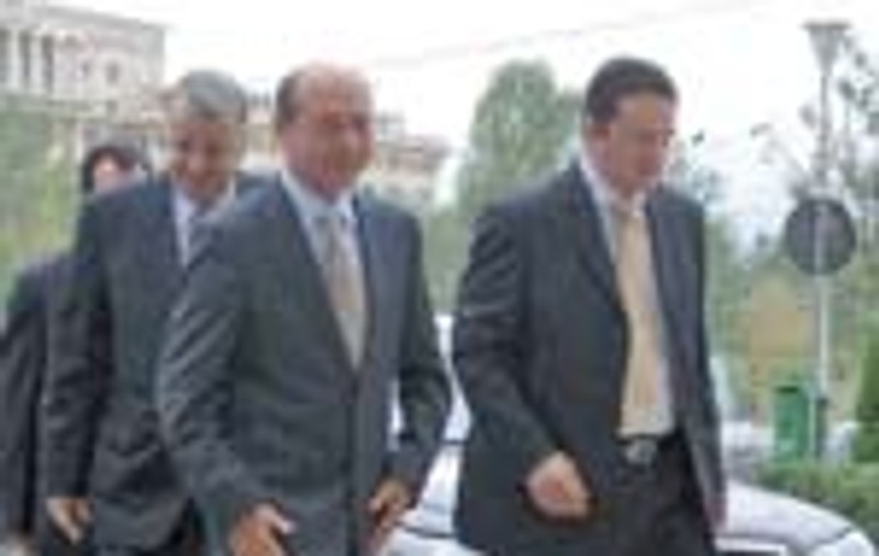 Securitatea l-a scos din minti pe Basescu