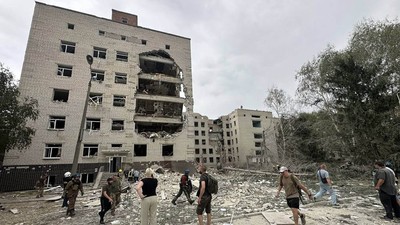 Dozens feared killed, up to a hundred wounded in Russian missile strike on Ukrainian military unit in Poltava, Ukraine.